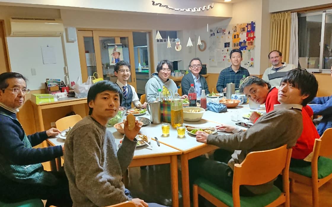 News: Japanische Männer lernen schwäbische Maultaschen und Jesus kennen