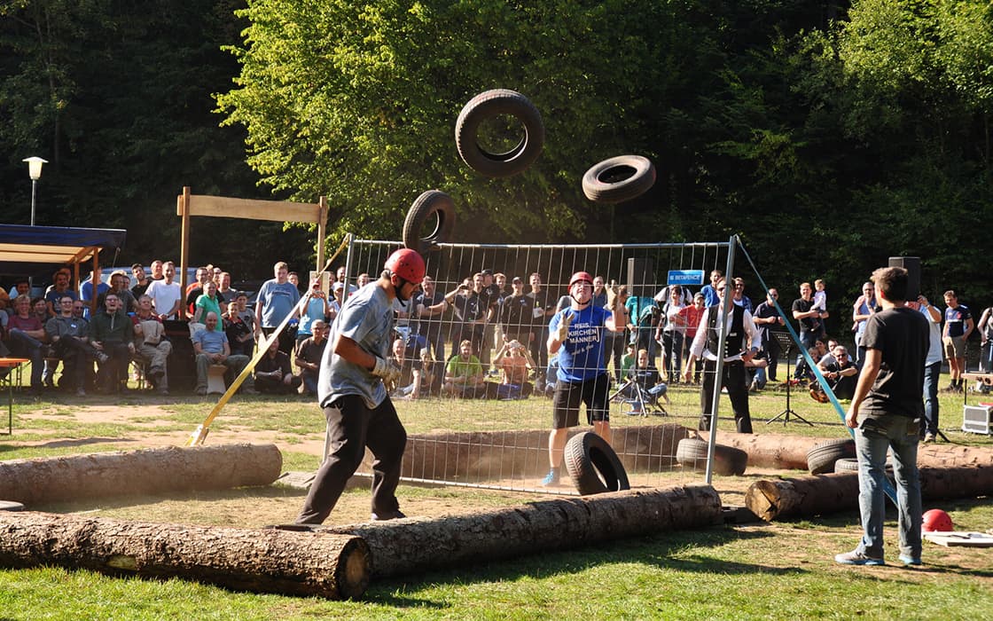 Männeraktionstag Reifenvolleyball