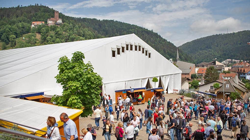 Im Großzelt auf dem Missionsberg in Bad Liebenzell werden rund 3500 Besucherinnen und Besucher erwartet.