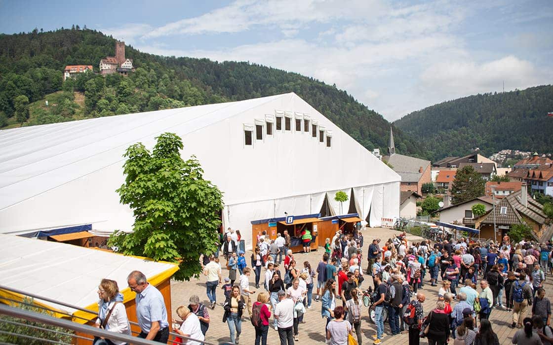 Missionsfest im neuen Zelt