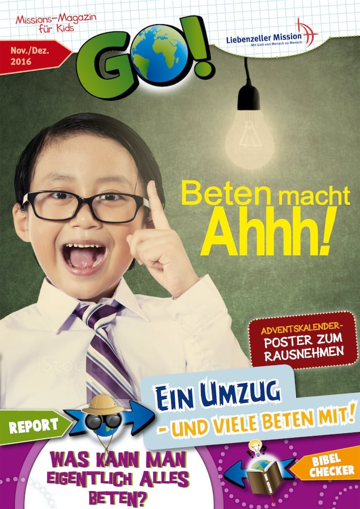 Ein lächelnder Junge mit Brille und Krawatte, der einen Finger hochhält, mit bunten deutschen Texten und Grafiken um ihn herum.