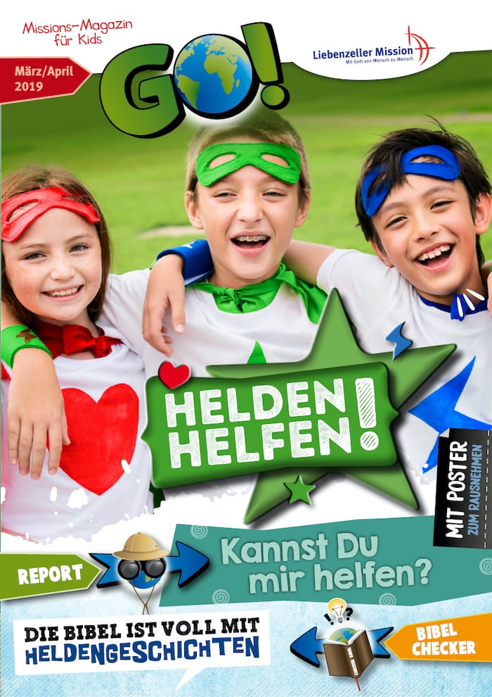 Eine Gruppe von Kindern in Superheldenkleidung.