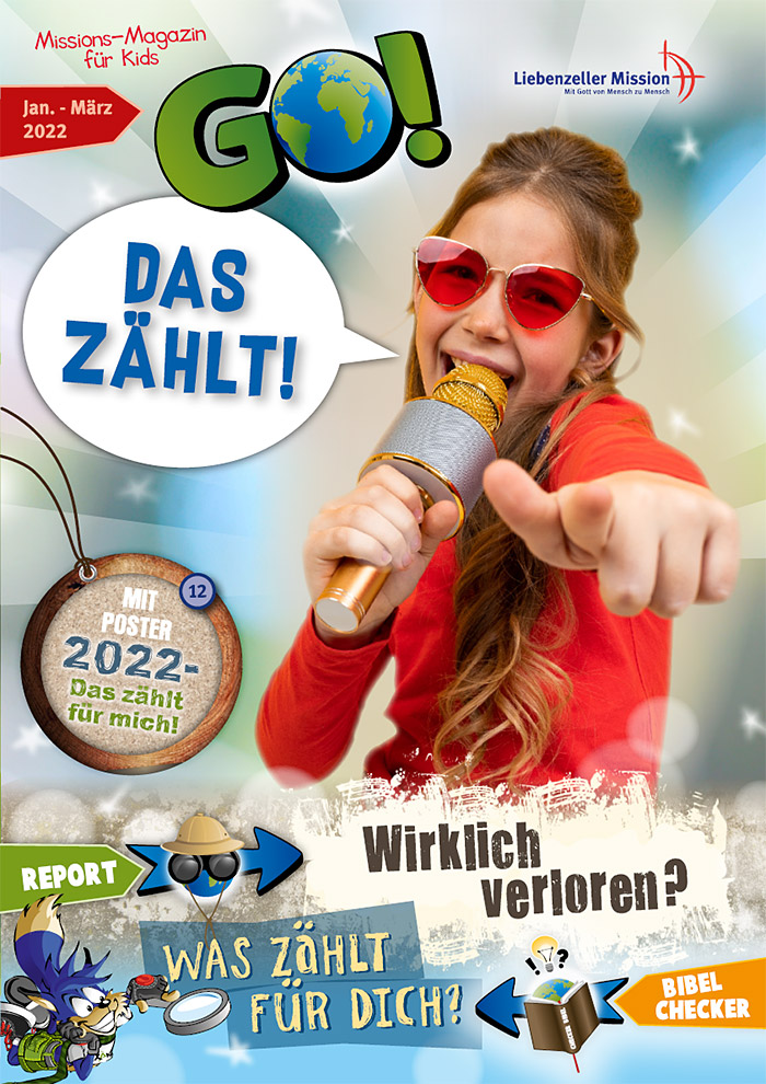 Ein Mädchen mit roter Sonnenbrille singt in ein goldenes Mikrofon auf der Titelseite der Kinderzeitschrift GO!.