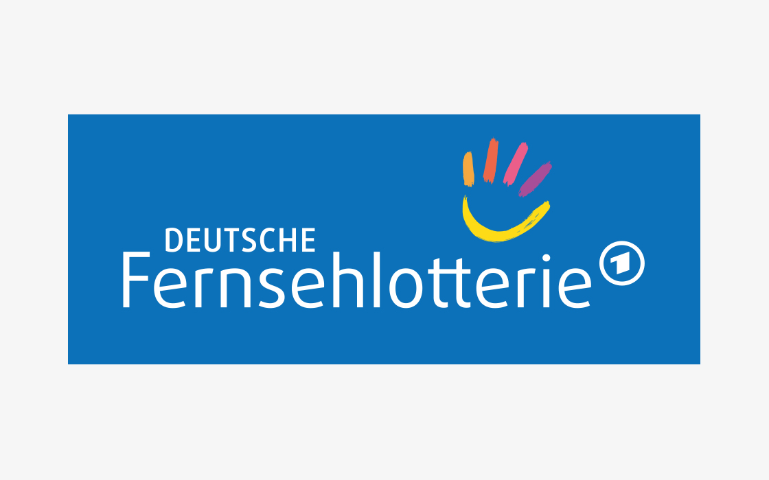 Deutsche Fernsehlotterie Logo mit buntem Handabdruck über dem Namen auf blauem Hintergrund.