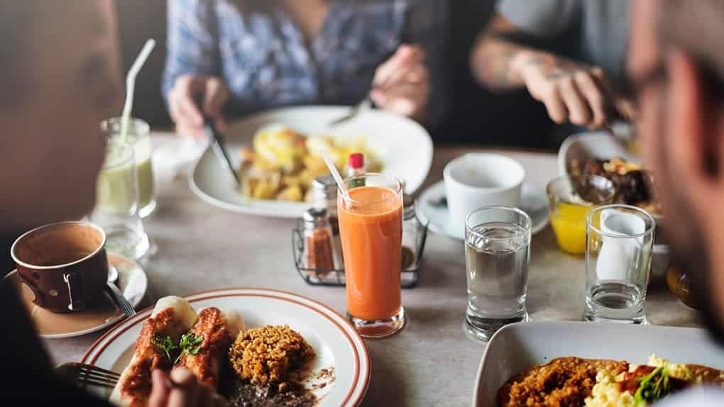 Durch Essen in die christliche Gemeinde finden
