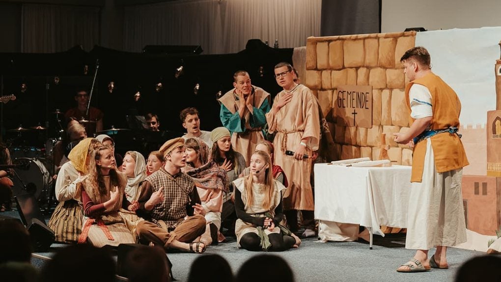 Auch dieses Jahr bereiten Studierende der Internationalen Hochschule Liebenzell ein Theaterstück für den Jungschartag vor.